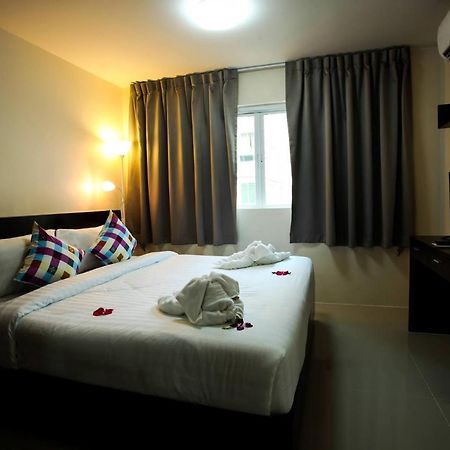 ภัทร เซอร์วิส อพาร์ทเม้นท์ Aparthotel Ban Nong Mai Daeng ภายนอก รูปภาพ